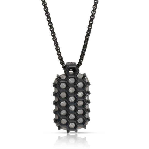 David Yurman Forged Carbon Honeycomb Dog Tag Necklace in Stainless Steel - Picture 1 of 4